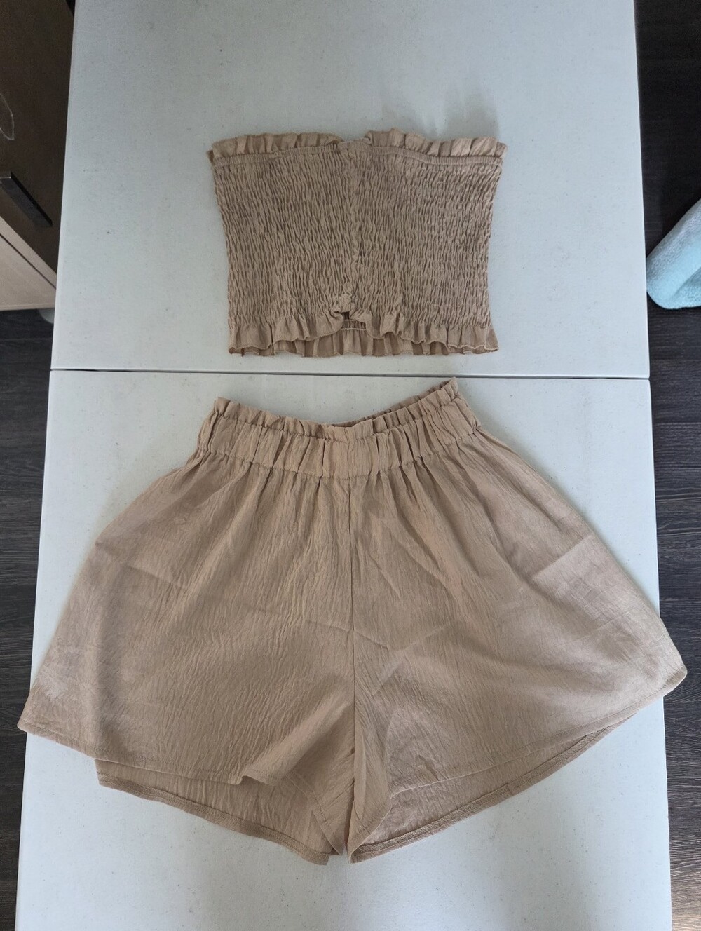 SHEIN Beige 2 Piece Crop Top And Shorts Set - Picture 2 of 4